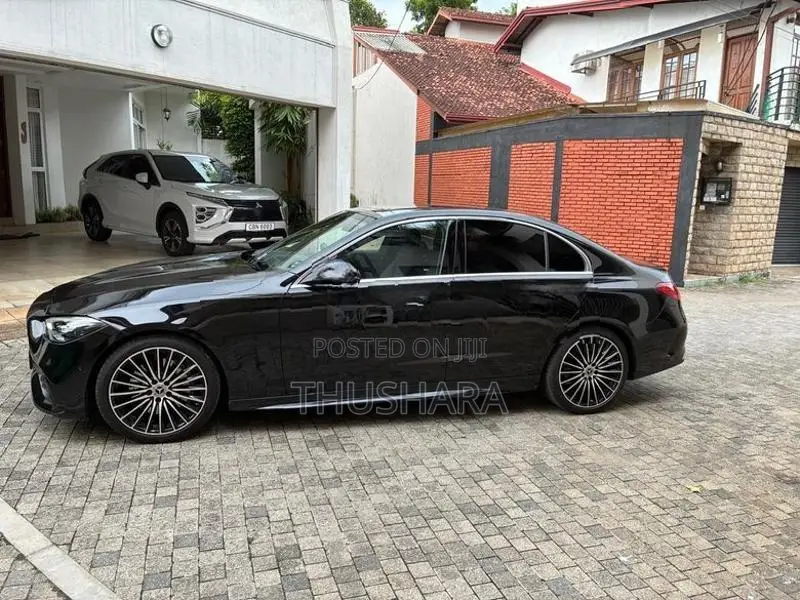Mercedes Benz C200 AMG Line PremiumPlus 2025