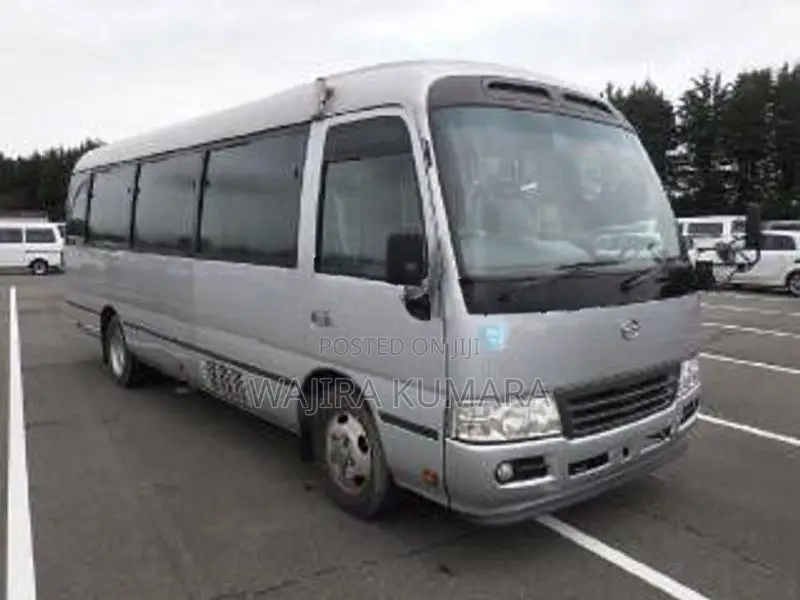 Toyota Coaster 2010