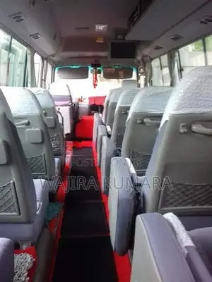 Toyota Coaster 2010