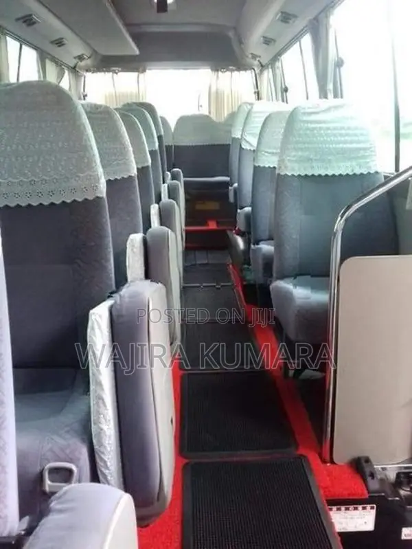 Toyota Coaster 2010