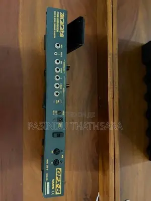 Zoom GFx with Power Case free Maverick Amplifier Mono Cable
