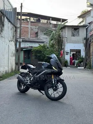 Yamaha R15 V4 2025