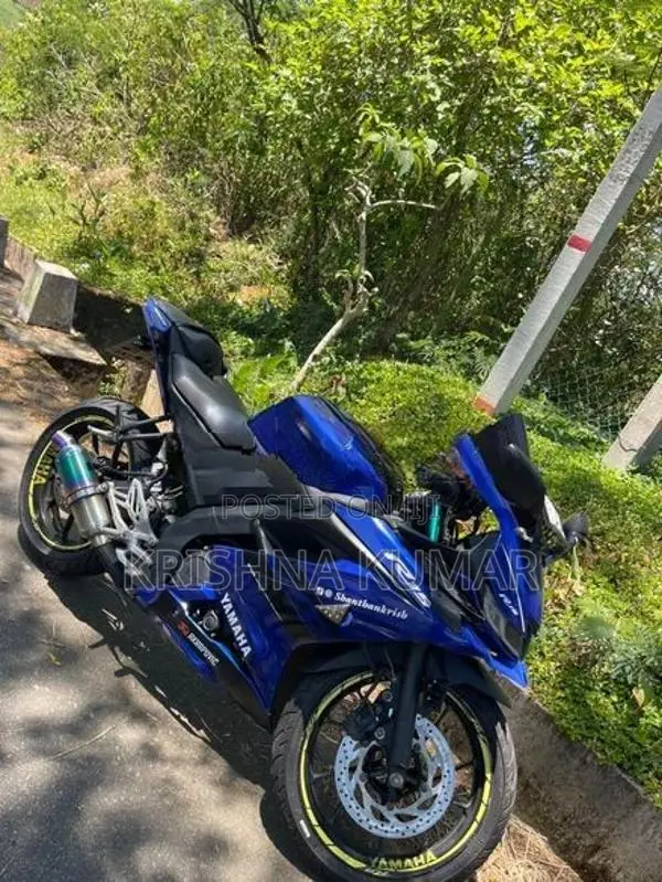 Yamaha R15 2019