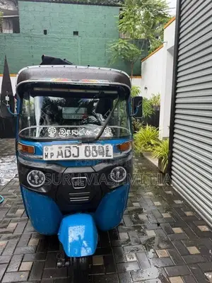 Bajaj RE 4 Stroke 2016