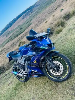 Yamaha R15 2019