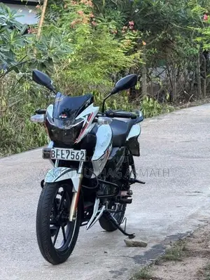 TVS Apache Pearl White 2017