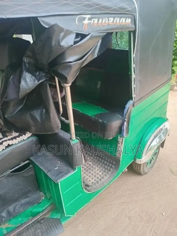 Bajaj RE 2009