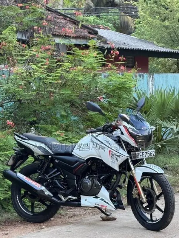 TVS Apache Pearl White 2017