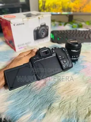 Canon EOS 80D Camera with 18-135mm Lens