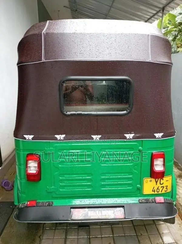 Bajaj RE 2010