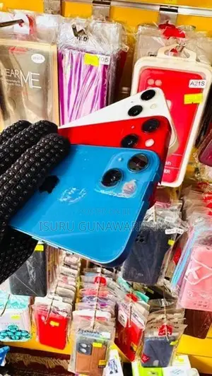 Apple iPhone 13 (Used)