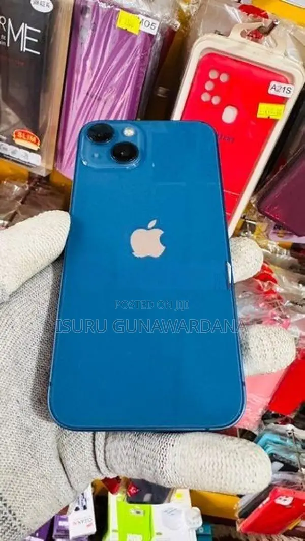 Apple iPhone 13 (Used)