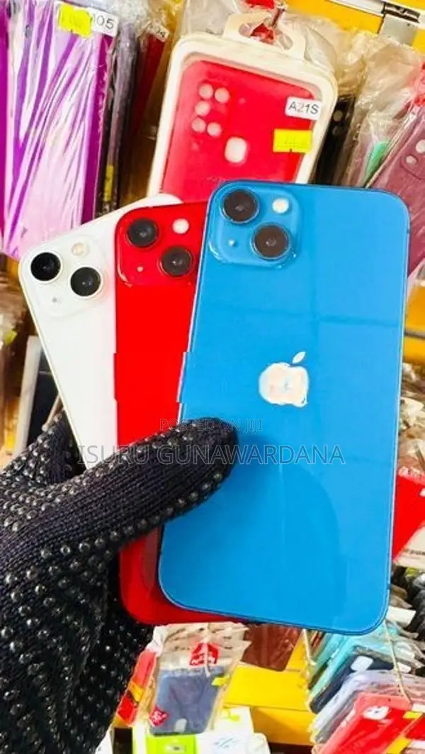 Apple iPhone 13 (Used)