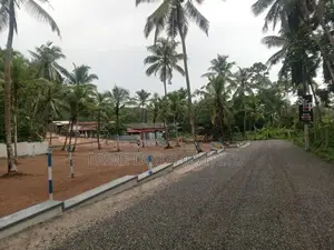 කඩවත නගර සබා සීමාවෙන් අලුත්ම ඉඩමක් විකිණීමට