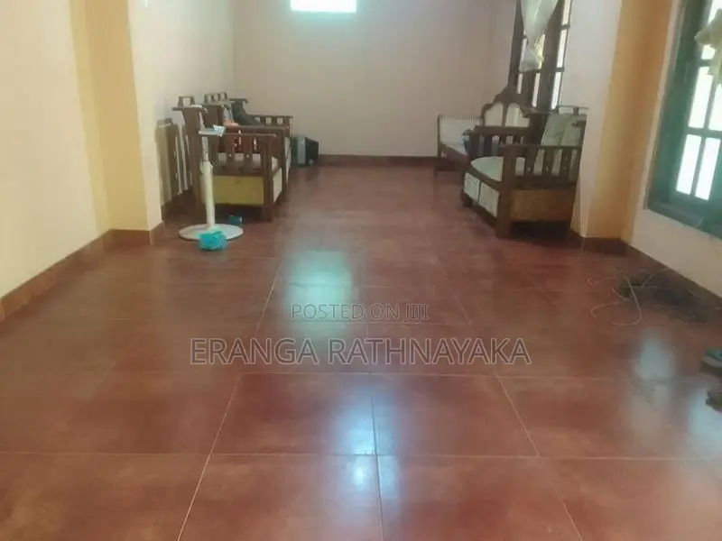 නිවස සමඟ ඉඩම විකිණීමට - අවිස්සාවේල්ල