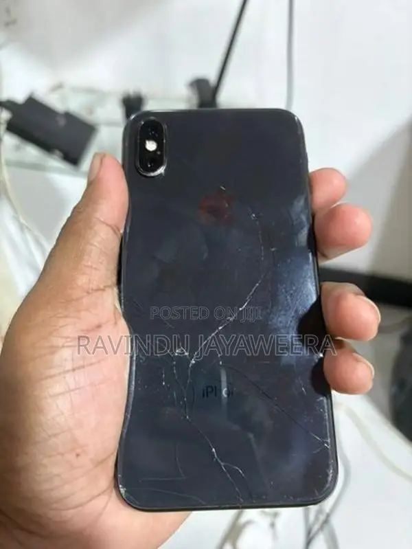Apple iPhone XS (Used)