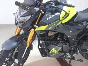 Hero Hunk 160R 4V 2026