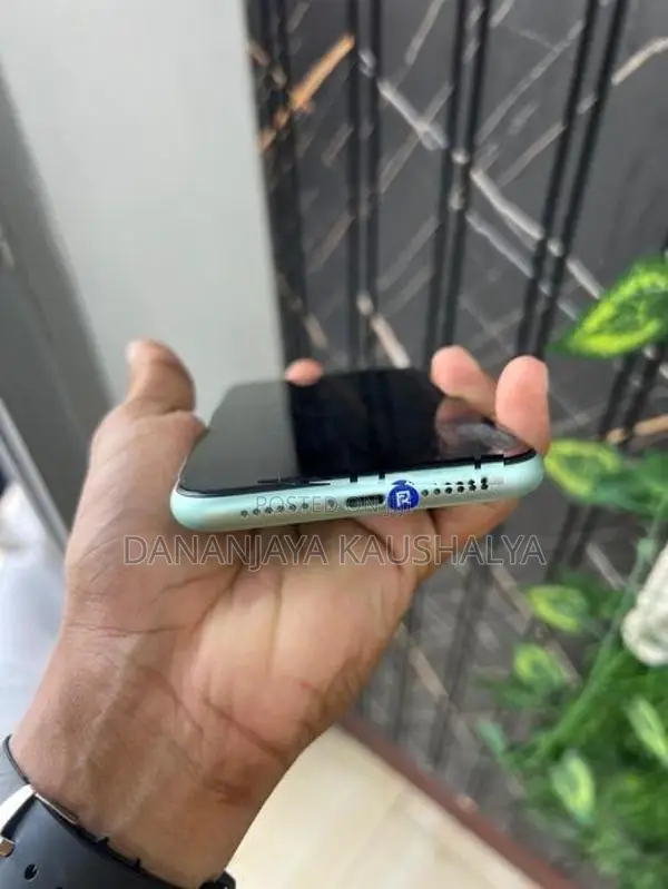 Apple iPhone 11 128GB (Used)