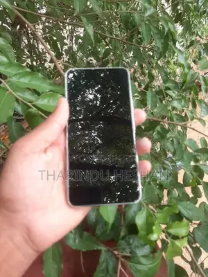Samsung Galaxy S22 (Used)