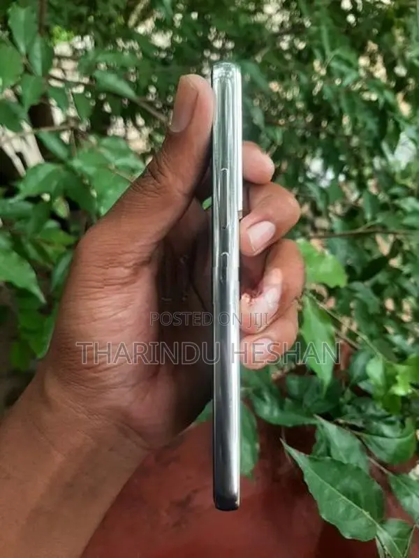 Samsung Galaxy S22 (Used)