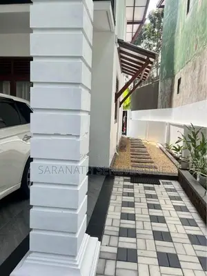 Two Storey Luxury House in Panadura Pinwatta
