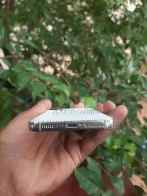 Samsung Galaxy S22 (Used)