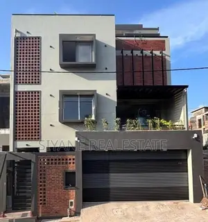 Luxury Two Storey House for Sale in Katubedda, Moratuwa