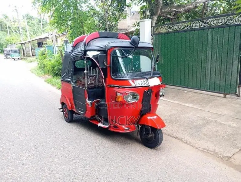 Bajaj RE 2012