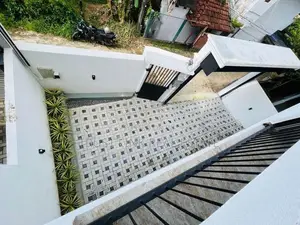 වර්ග අඩි 2300 ක අංගසම්පූර්ණ නිවසක් විකිණීමට