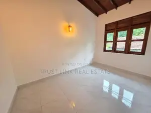 වර්ග අඩි 2300 ක අංගසම්පූර්ණ නිවසක් විකිණීමට