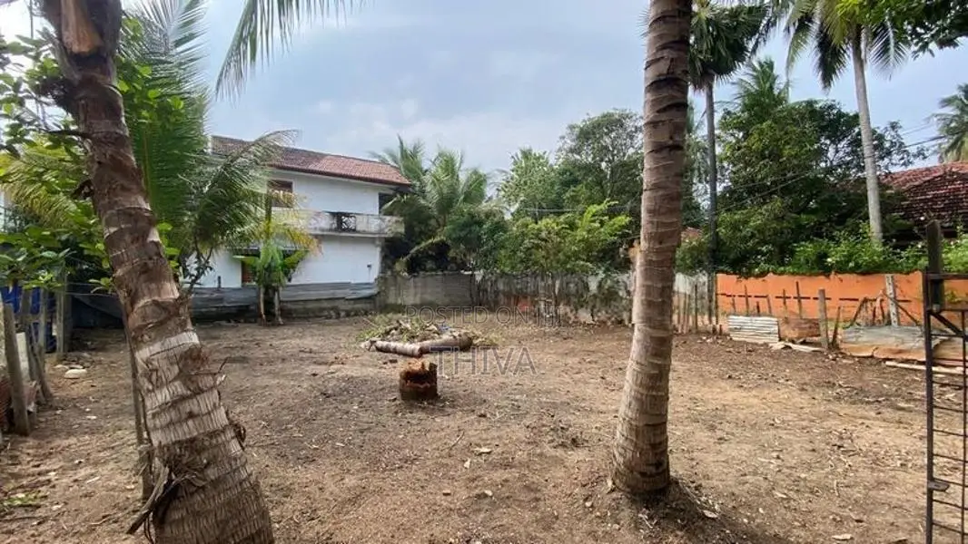 Land for Sale - Near Batticaloa Town, Periyauppodai