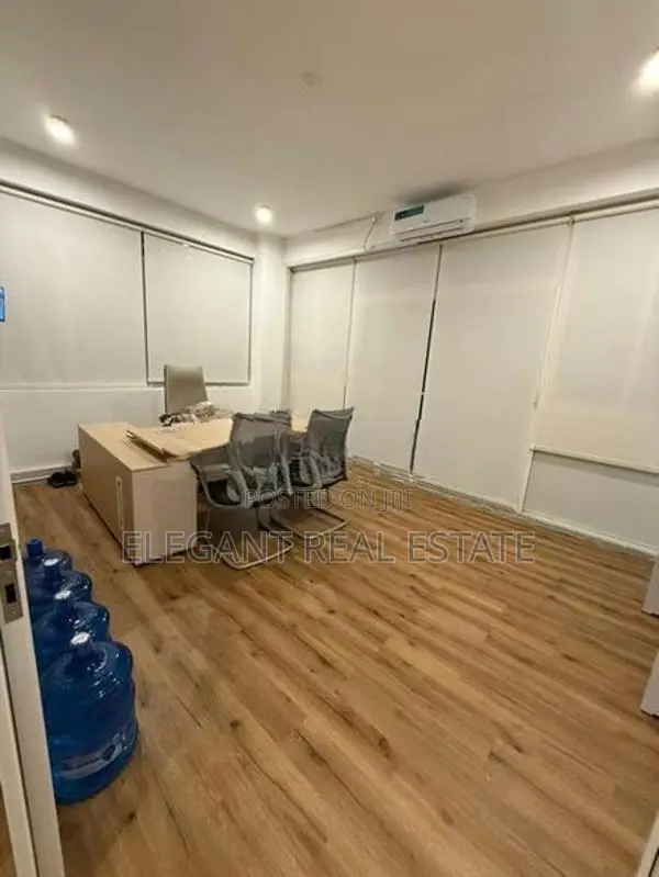 Commercial Building for Rent in Colombo 07 (A5836)