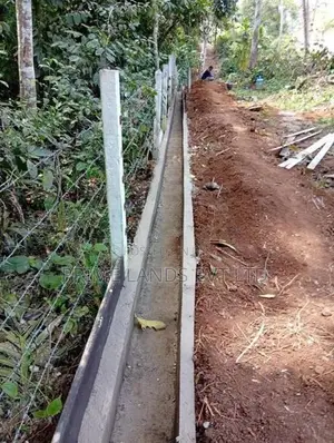 Beautiful Land In Gelioya (pethiyagoda)