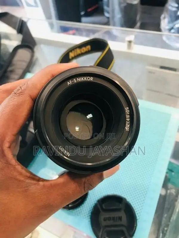 Nikon 50mm 1.8G Lens with Box Full Set