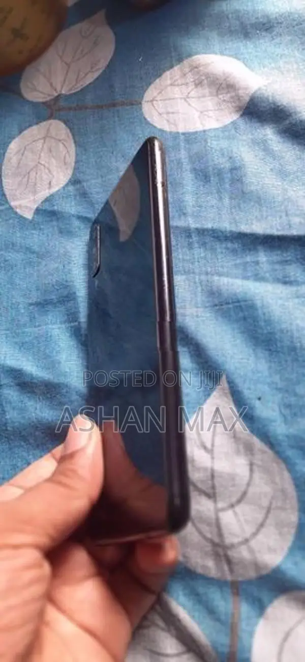 Samsung Galaxy A7 (Used)