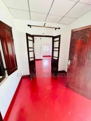 වාද්දූව නගරයට ළගින්ම නිවසක්