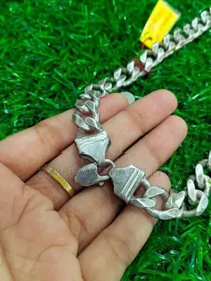 Silver Chain 101G 900MG