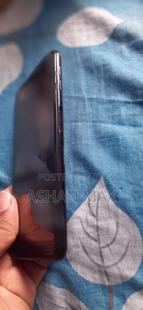 Samsung Galaxy A7 (Used)