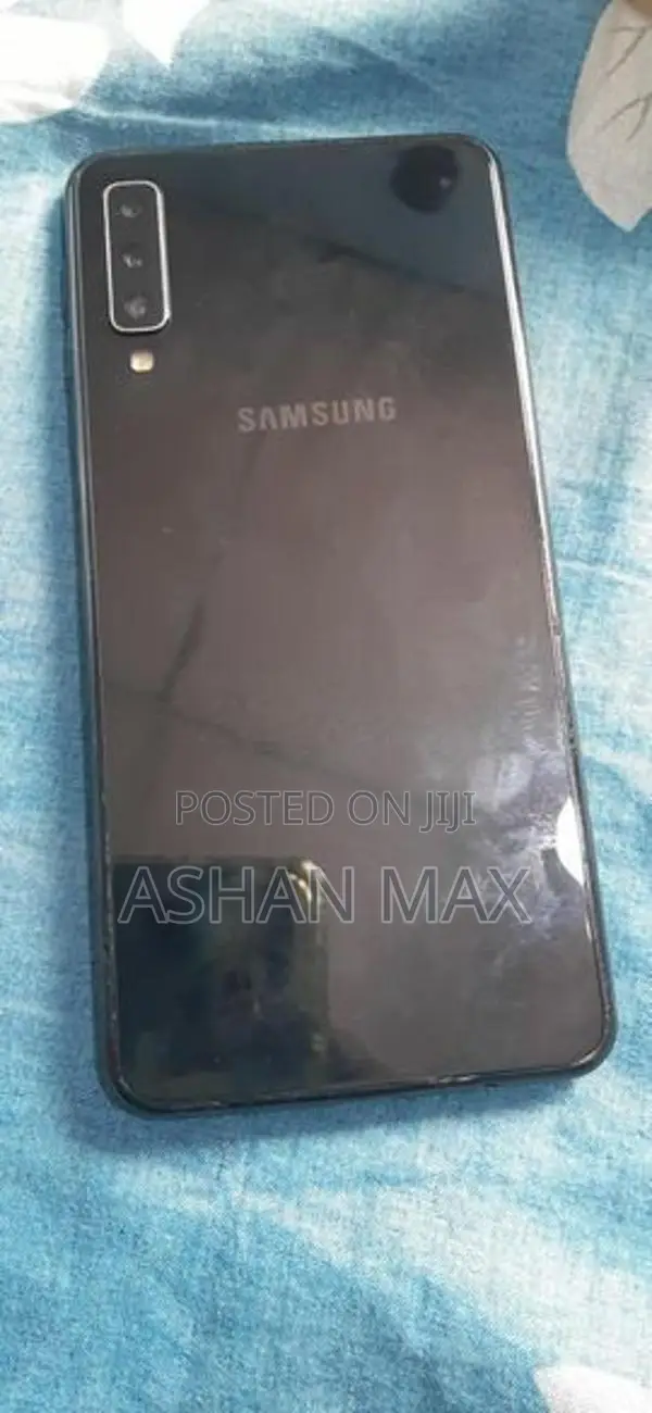 Samsung Galaxy A7 (Used)