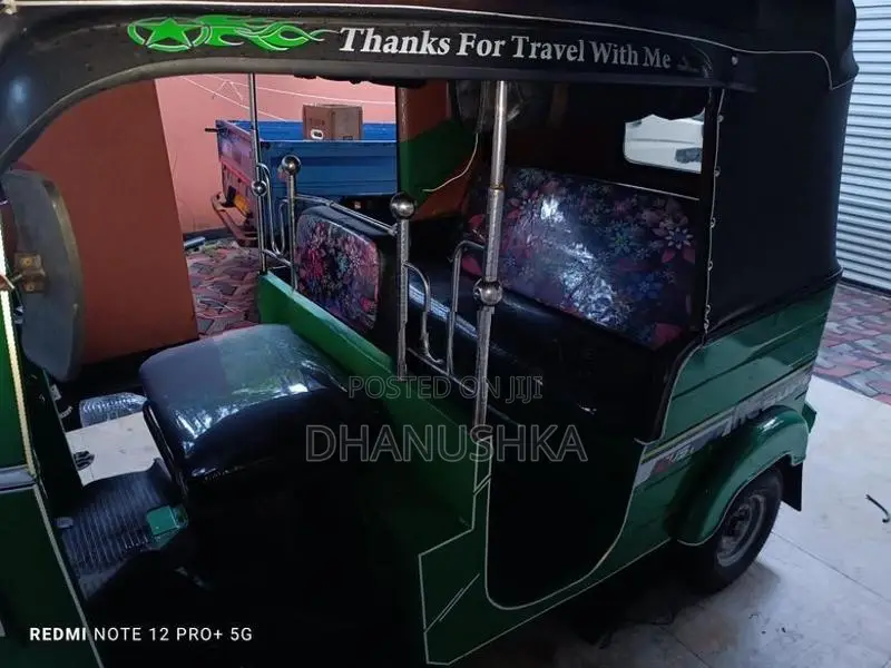 Bajaj RE 2010