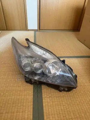 Toyota Prius W30 Head Light