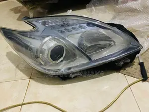 Toyota Prius W30 Head Light