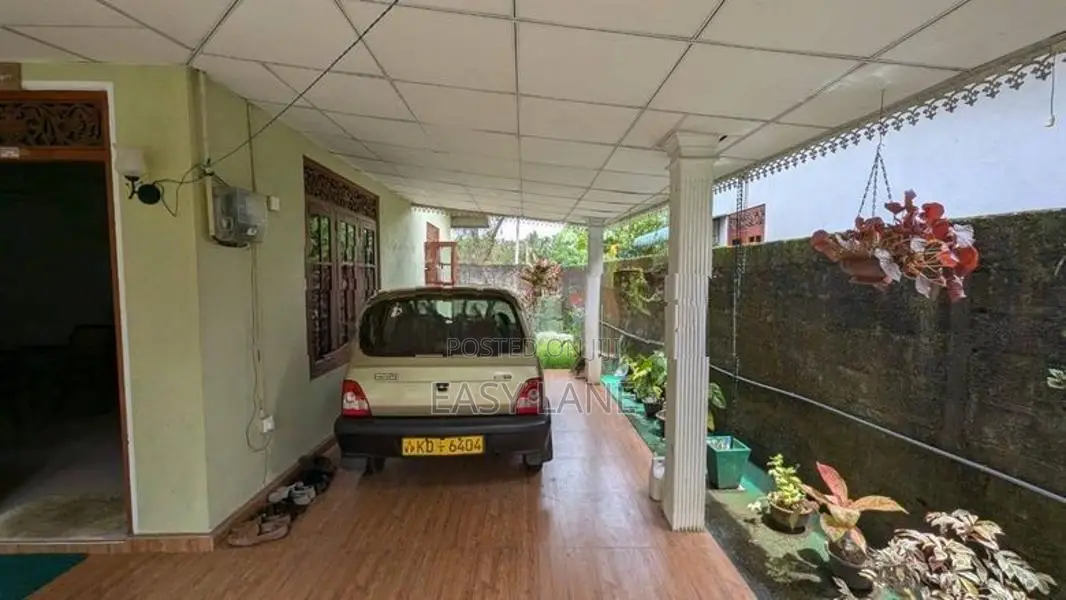 වැලිවේරියෙන් සුපිරිම නිවසක්