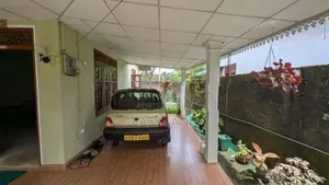 වැලිවේරියෙන් සුපිරිම නිවසක්