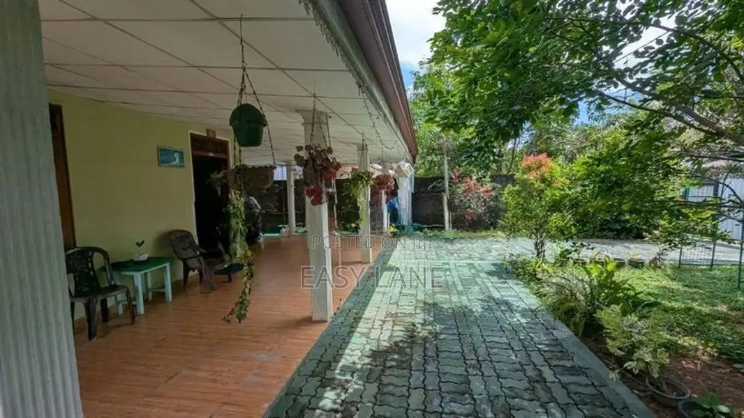 වැලිවේරියෙන් සුපිරිම නිවසක්
