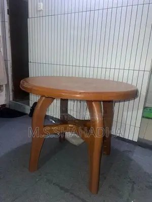 Plastic Round Dining Table