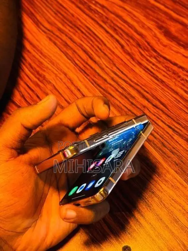 Samsung Galaxy Z Flip 5 256GB (Used)