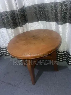 Plastic Round Dining Table