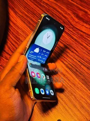 Samsung Galaxy Z Flip 5 256GB (Used)