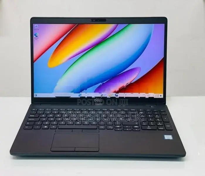 i7 8th Gen Latitude 5500 15.6 inches screen UHD Graphics Full HD IPS